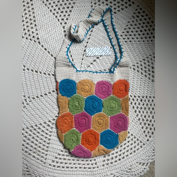 NWT Urban Outfitters Colorblock Crochet Granny Square  Crossbody Bag Large - Picture 3 of 8